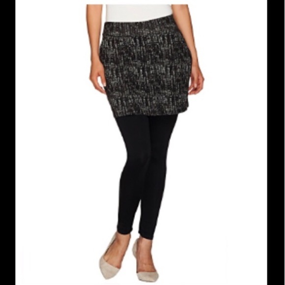 green and white pleated skirt